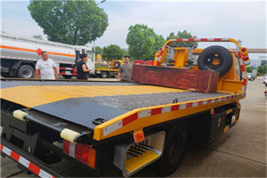 石柱附近拖车电话号码服务